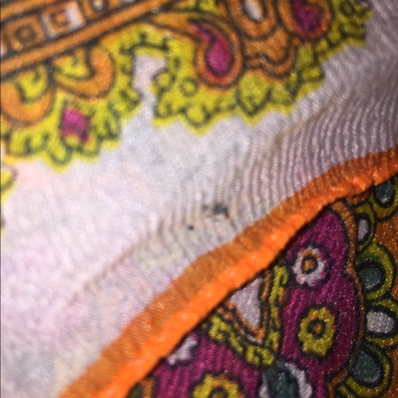 A Max Hurni Import Swiss Silky Scarf - Picture 6 of 7